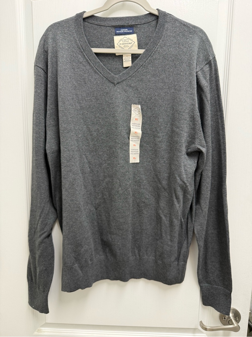 St. John’s Bay Men’s XL Charcoal Heather V-Neck Sweater Super Soft NWT